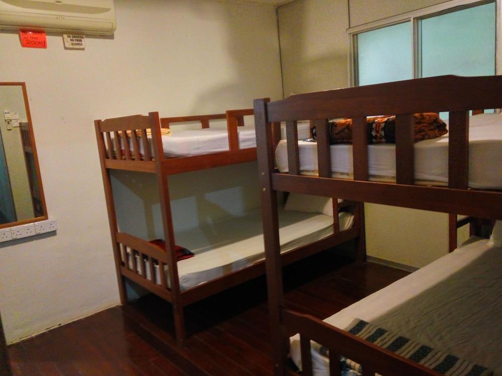 Discovery Youth Hostel Malacca Екстер'єр фото