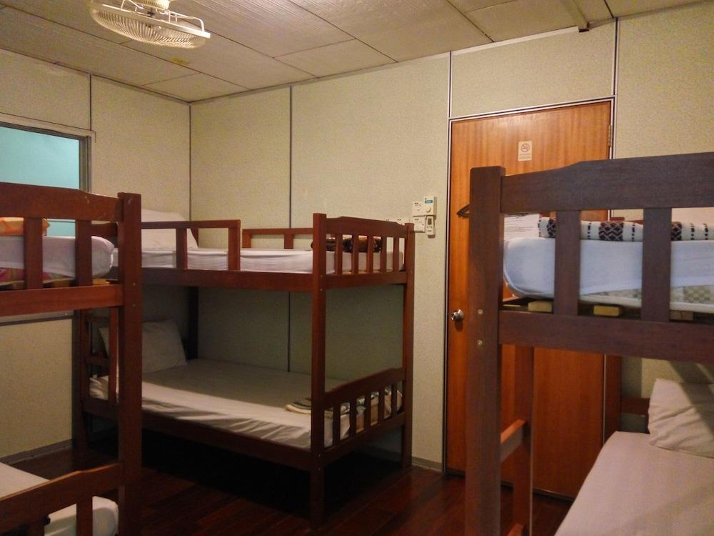 Discovery Youth Hostel Malacca Екстер'єр фото